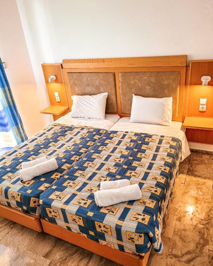 Hotel Arant Мастрихари Екстериор снимка